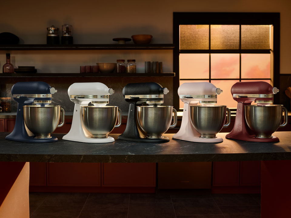 KitchenAid Artisan Plus nový robot 2026 s osvětlením a poloviční rychlostí_8